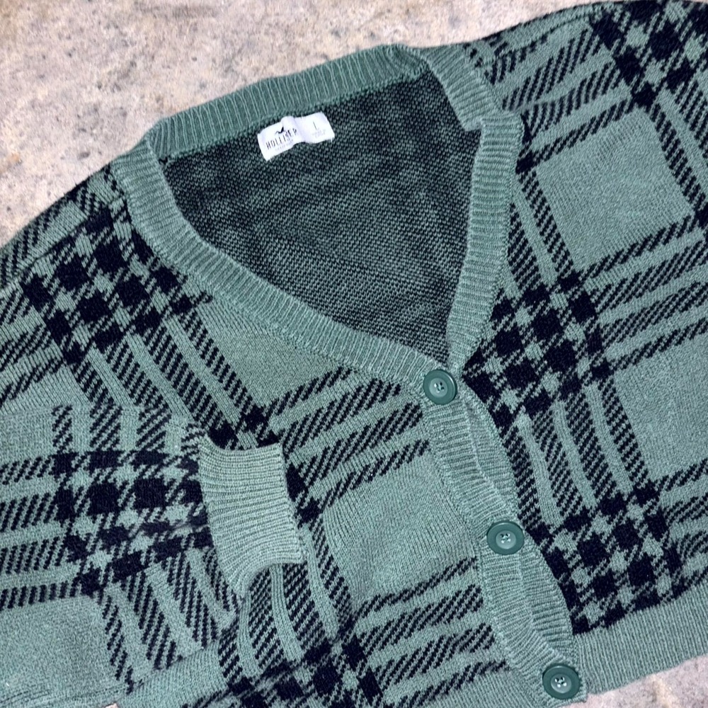 Hollister Cropped Cardigan Sweater Womens Large Green Black Plaid Tight Knit